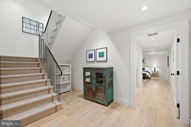 604 MARTINGALE RIDGE DR, Middleburg, VA 20117