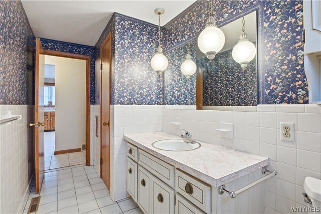 192 North Seine Drive, Cheektowaga, NY 14227