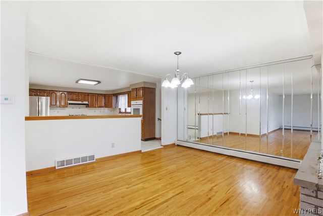192 North Seine Drive, Cheektowaga, NY 14227