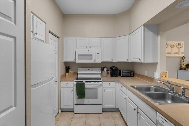 9177 SW 52ND ROAD E-103, Gainesville, FL 32608