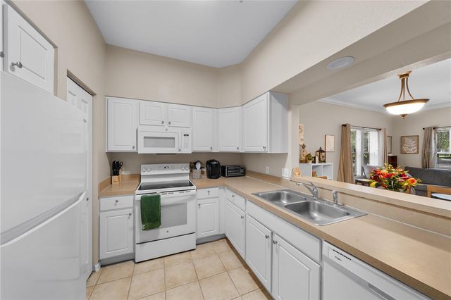 9177 SW 52ND ROAD E-103, Gainesville, FL 32608