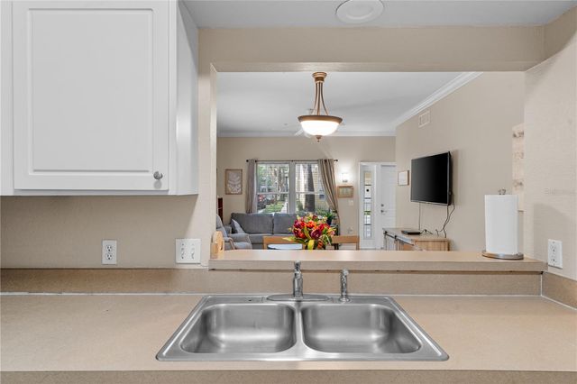 9177 SW 52ND ROAD E-103, Gainesville, FL 32608