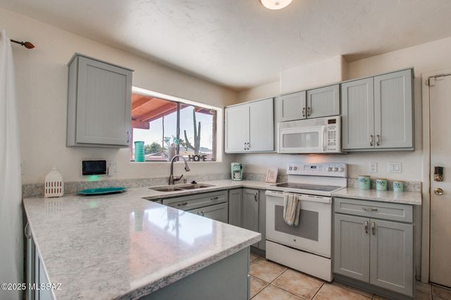 3725 W Brambly Drive, Tucson, AZ 85741