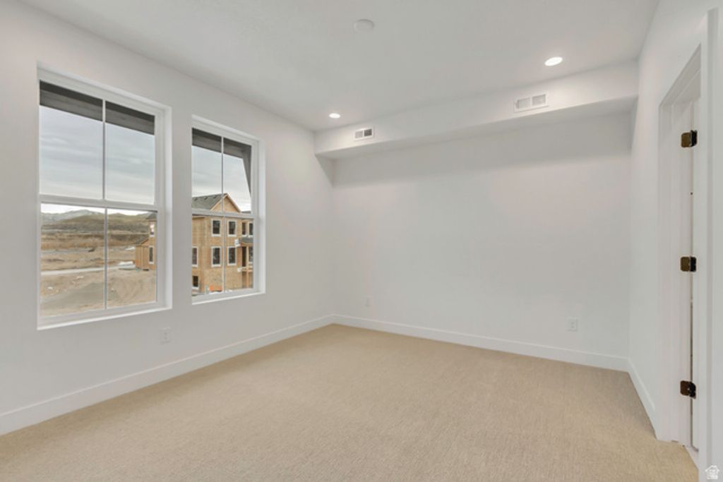 Image 12 of property listing at 6996 W HIDDEN HILLS WAY #182, West Jordan, UT 84081