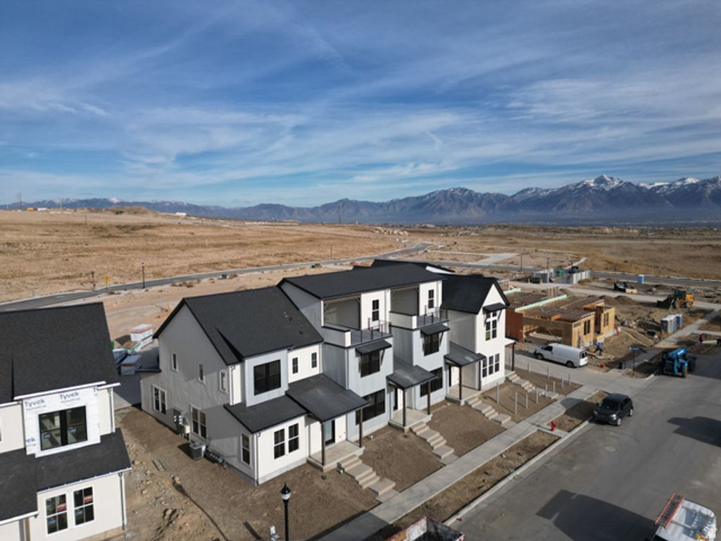 Image 17 of property listing at 6996 W HIDDEN HILLS WAY #182, West Jordan, UT 84081