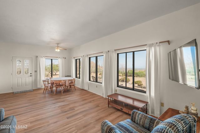 17963 S Via Del Minero, Vail, AZ 85641