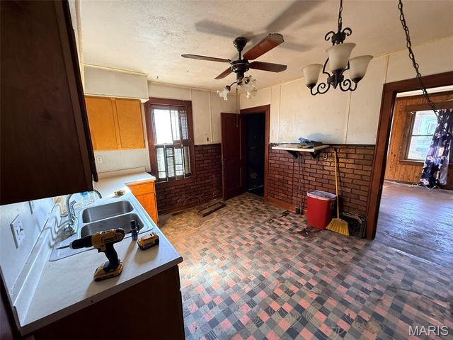 215 Logan St., Bethalto, IL 62010