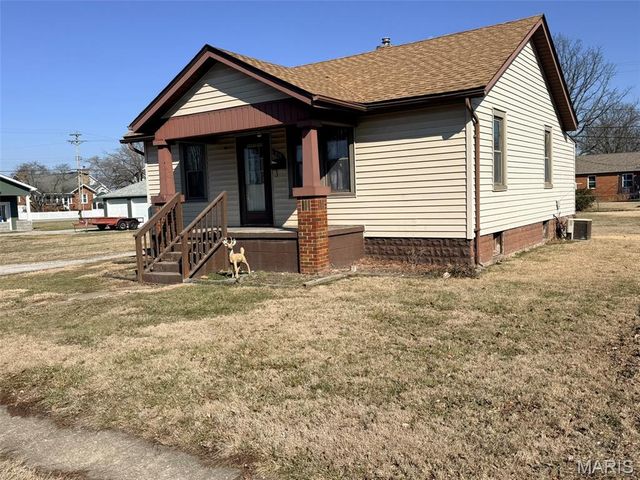 215 Logan St., Bethalto, IL 62010