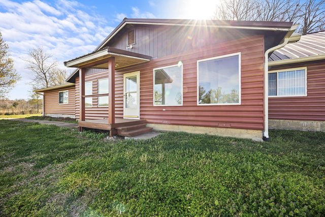 10910 S Whitehouse Road, Fayetteville, AR 72701