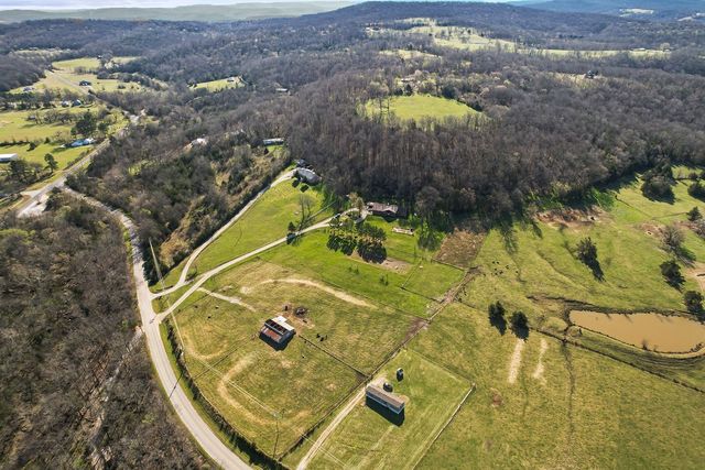 10910 S Whitehouse Road, Fayetteville, AR 72701