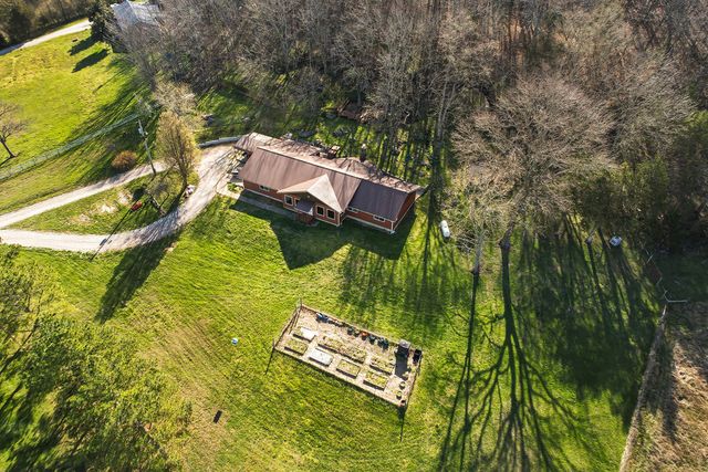 10910 S Whitehouse Road, Fayetteville, AR 72701