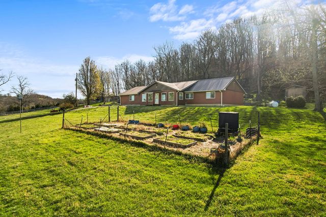 10910 S Whitehouse Road, Fayetteville, AR 72701