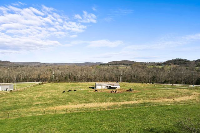 10910 S Whitehouse Road, Fayetteville, AR 72701