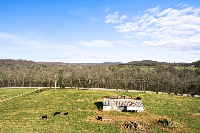 10910 S Whitehouse Road, Fayetteville, AR 72701