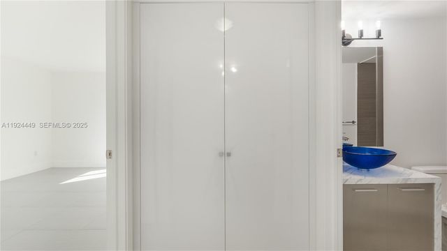 850 N Miami Ave W-1707, Miami, FL 33136