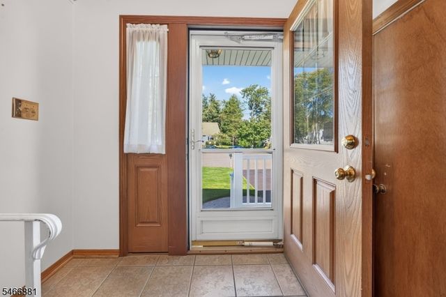 267 Seville Ct, Bridgewater Twp., NJ 08807