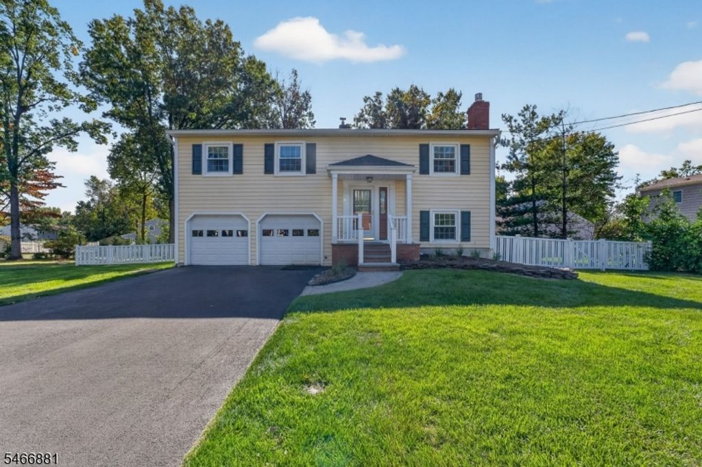 267 Seville Ct, Bridgewater Twp., NJ 08807 — exterior