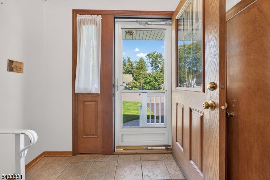 267 Seville Ct, Bridgewater Twp., NJ 08807 — photo 3