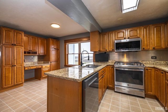 6640 W 500 South Road, Swayzee, IN 46986