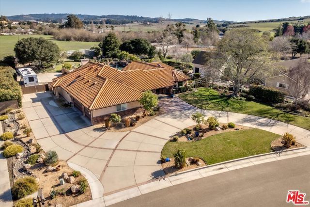 4828 Paint Horse Trail, Santa Maria, CA 93455