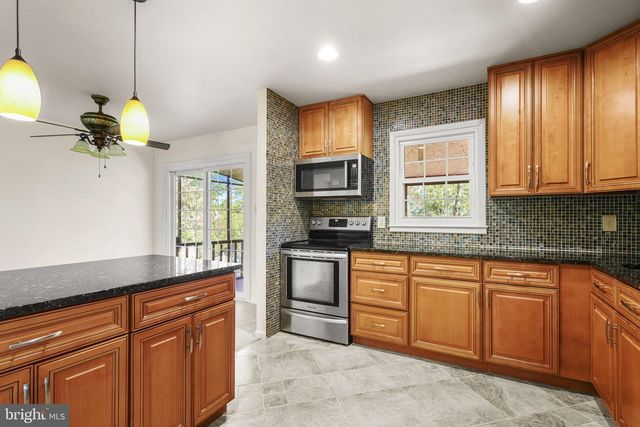 14104 LINDENDALE RD, Woodbridge, VA 22193