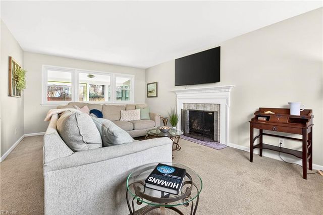 604 Kings Grant RD, Virginia Beach, VA 23452