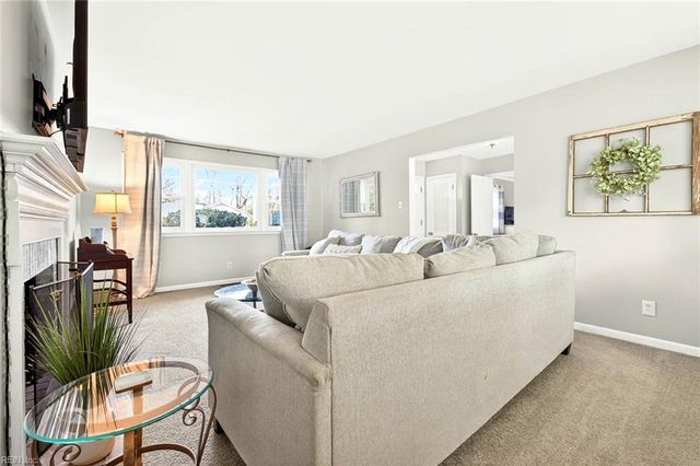 604 Kings Grant RD, Virginia Beach, VA 23452