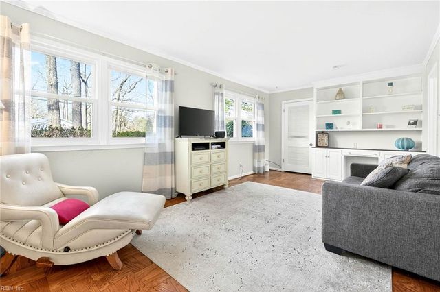 604 Kings Grant RD, Virginia Beach, VA 23452