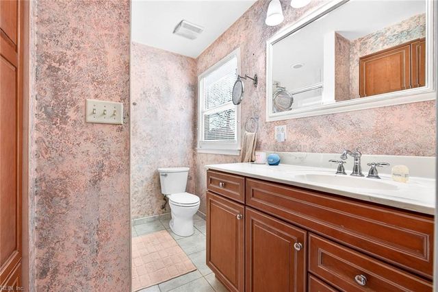 604 Kings Grant RD, Virginia Beach, VA 23452