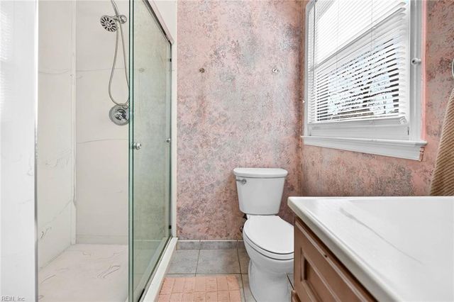 604 Kings Grant RD, Virginia Beach, VA 23452