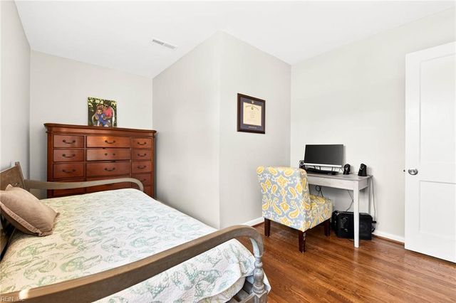 604 Kings Grant RD, Virginia Beach, VA 23452