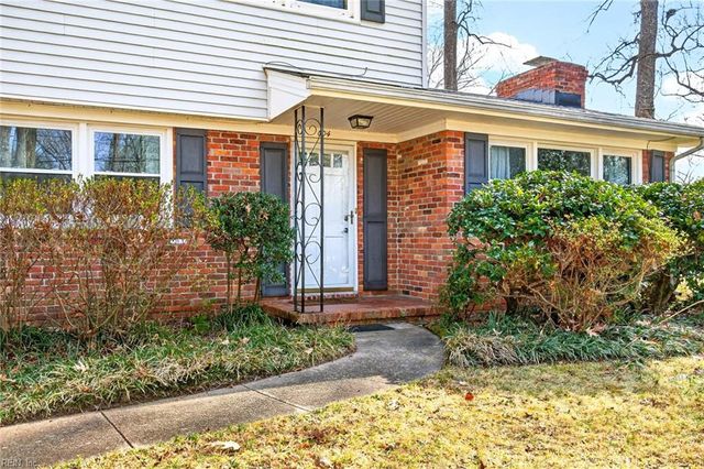604 Kings Grant RD, Virginia Beach, VA 23452