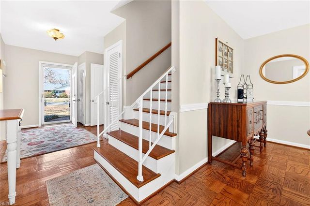 604 Kings Grant RD, Virginia Beach, VA 23452