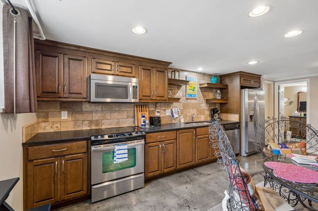 808 Rodney Dr, Nashville, TN 37205