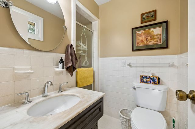 808 Rodney Dr, Nashville, TN 37205