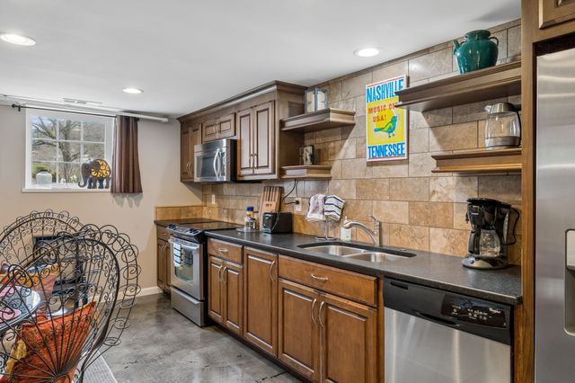 808 Rodney Dr, Nashville, TN 37205