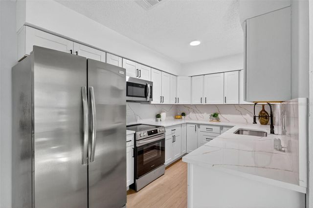 559 VINE AVENUE, Dunedin, FL 34698