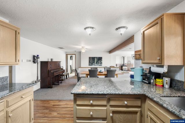 1589 Kenard St NW, Salem, OR 97304
