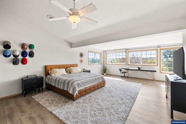 1589 Kenard St NW, Salem, OR 97304