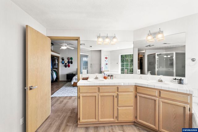 1589 Kenard St NW, Salem, OR 97304