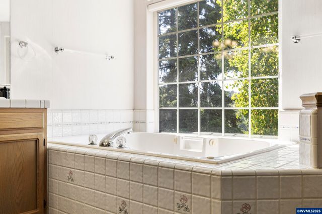 1589 Kenard St NW, Salem, OR 97304