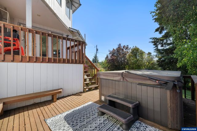 1589 Kenard St NW, Salem, OR 97304
