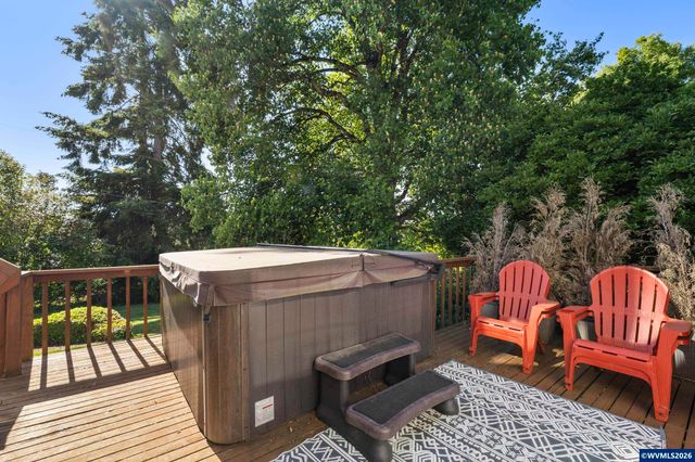 1589 Kenard St NW, Salem, OR 97304