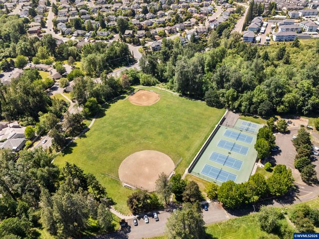 1589 Kenard St NW, Salem, OR 97304