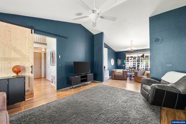 1589 Kenard St NW, Salem, OR 97304