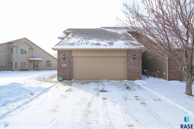 8103 S Brenda Pl Place, Sioux Falls, SD 57108
