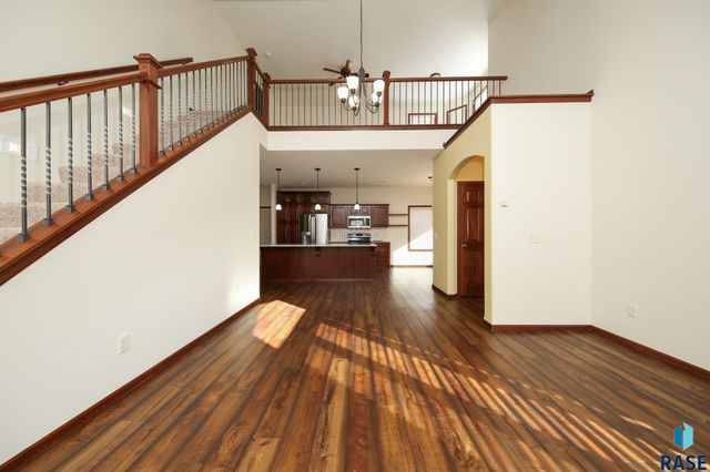 8103 S Brenda Pl Place, Sioux Falls, SD 57108