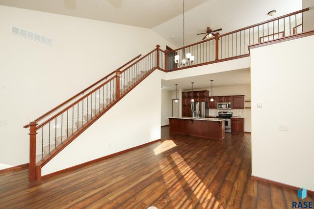 8103 S Brenda Pl Place, Sioux Falls, SD 57108