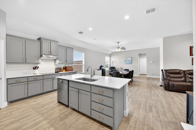 829 Poppie Lane, Midlothian, TX 76065