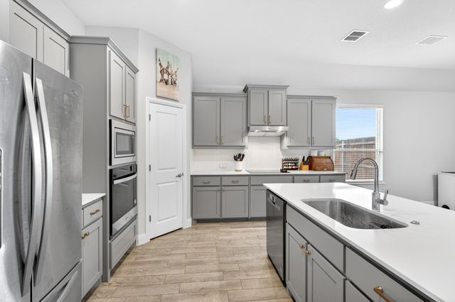 829 Poppie Lane, Midlothian, TX 76065
